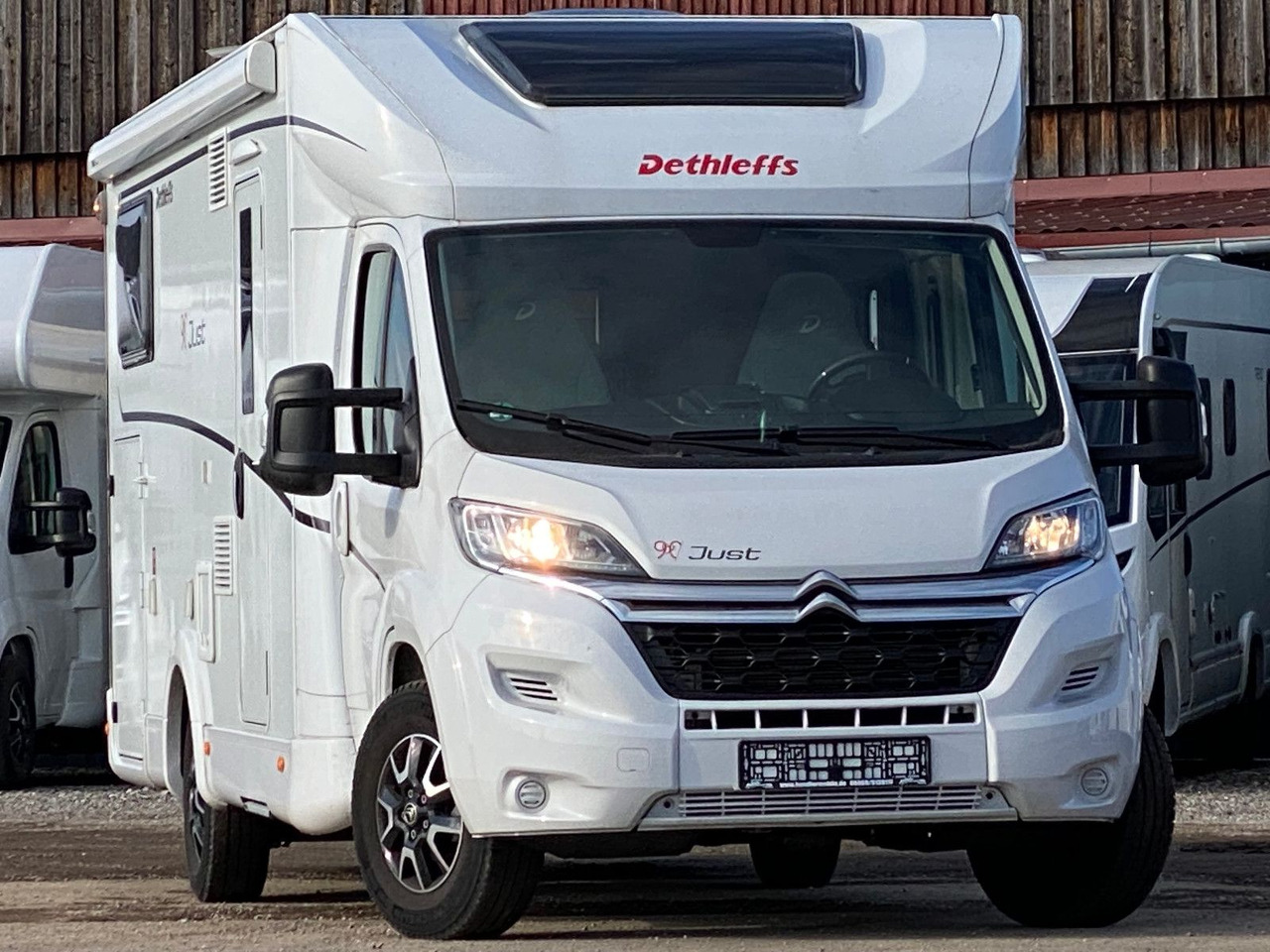 Dethleffs Just 90T 7052 EB,Hubbett,SAT,RFK,Standklima - Autocaravana perfilada: foto 1 Dethleffs Just 90T 7052 EB,Hubbett,SAT,RFK,Standklima - Autocaravana perfilada: foto 1