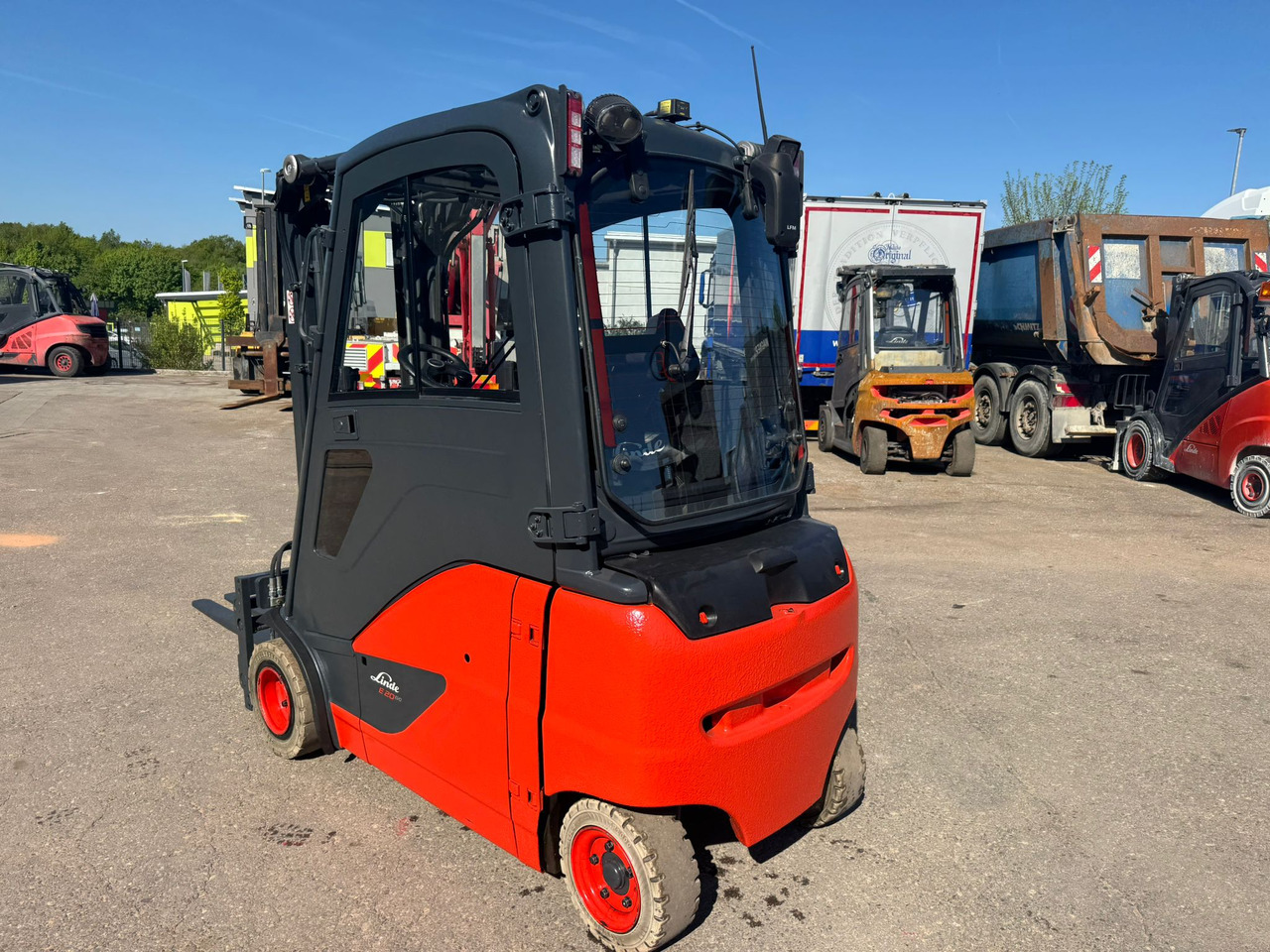 LINDE E20PHL-02 Elektro Triplex Kabine Heizung integriertes Ladegerät - Carretilla elevadora eléctrica: foto 4 LINDE E20PHL-02 Elektro Triplex Kabine Heizung integriertes Ladegerät - Carretilla elevadora eléctrica: foto 4