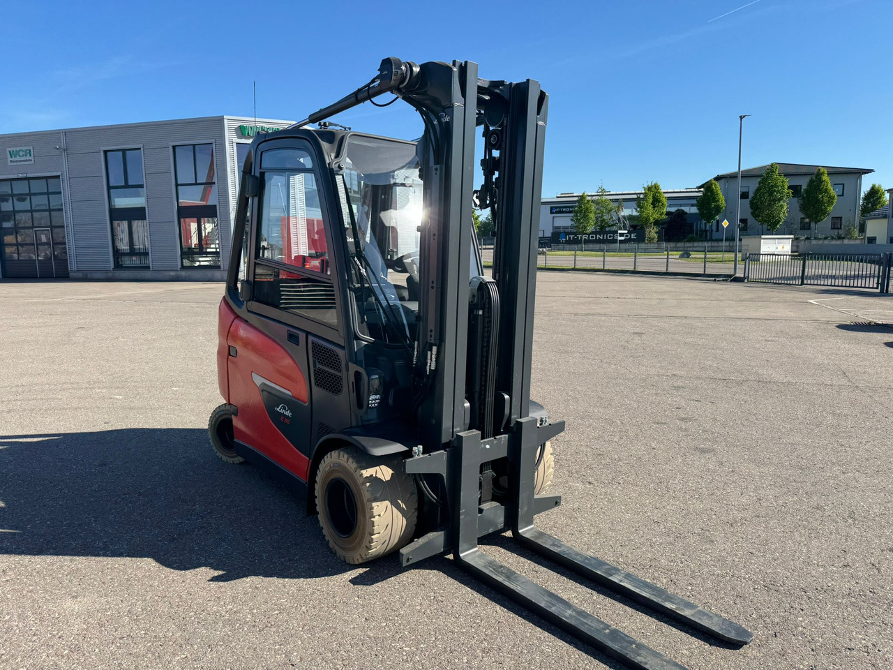 LINDE E35HL-01 - Carretilla elevadora eléctrica: foto 2 LINDE E35HL-01 - Carretilla elevadora eléctrica: foto 2