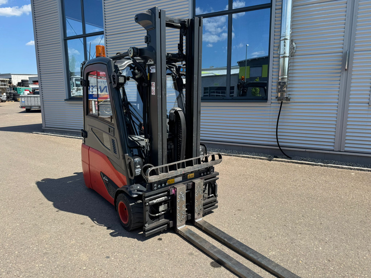 Linde E20L-02 Triplex Elektro Zinkenverstellgerät - Carretilla elevadora eléctrica: foto 2 Linde E20L-02 Triplex Elektro Zinkenverstellgerät - Carretilla elevadora eléctrica: foto 2