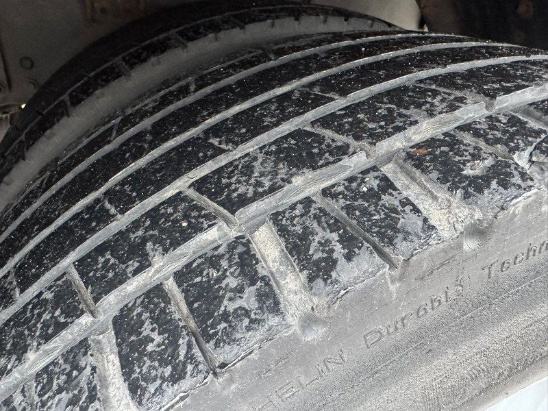 Camión caja cerrada Volvo FL 240 / 6 Cylinder / 18 Tons / Manual / Tail Lift / TUV:1-2026 / NL Truck: foto 18