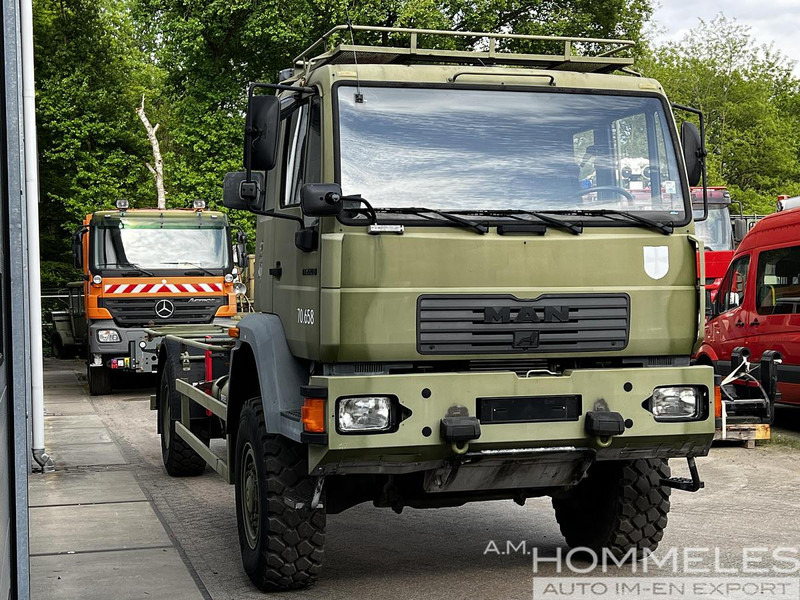 MAN 18.225 LAC 4x4 - Camión: foto 2 MAN 18.225 LAC 4x4 - Camión: foto 2