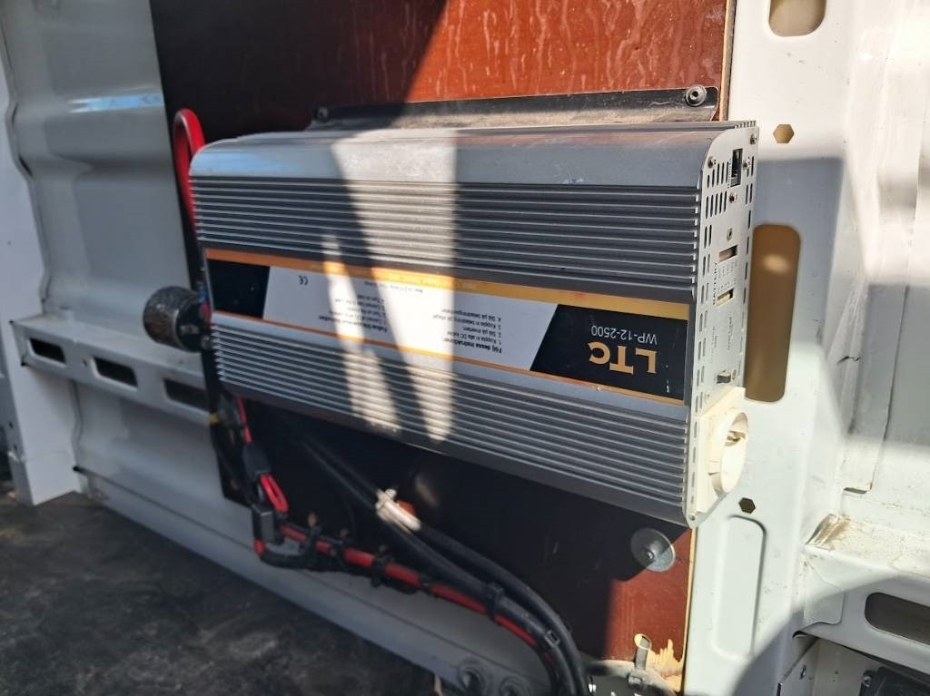 Camión caja abierta Iveco Daily 70 C17 Doppel 3.0: foto 9 Camión caja abierta Iveco Daily 70 C17 Doppel 3.0: foto 9