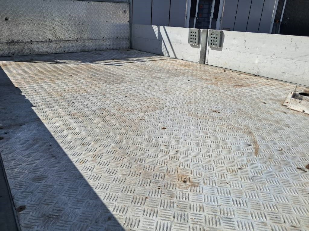 Camión caja abierta Iveco Daily 70 C17 Doppel 3.0: foto 7 Camión caja abierta Iveco Daily 70 C17 Doppel 3.0: foto 7