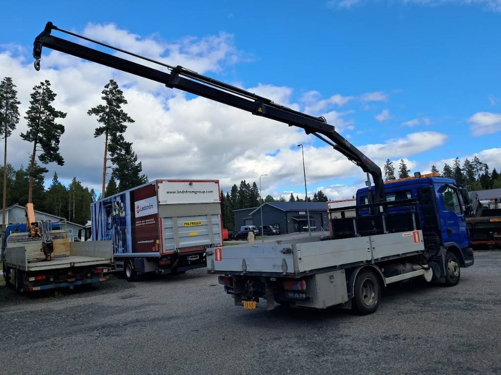 MAN TGL 8.150 Hiab 066-2 10v tarkastettu - Camión grúa: foto 3 MAN TGL 8.150 Hiab 066-2 10v tarkastettu - Camión grúa: foto 3