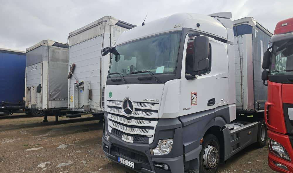 Mercedes-Benz 1845 - Cabeza tractora: foto 1 Mercedes-Benz 1845 - Cabeza tractora: foto 1