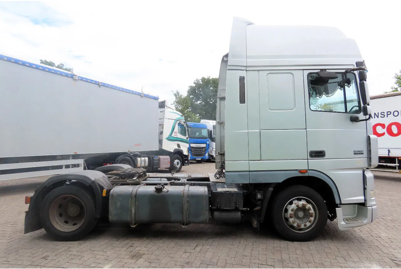 DAF XF 95.480 EURO 4 ! Royal Truck! Manual gearbox - Cabeza tractora: foto 4 DAF XF 95.480 EURO 4 ! Royal Truck! Manual gearbox - Cabeza tractora: foto 4