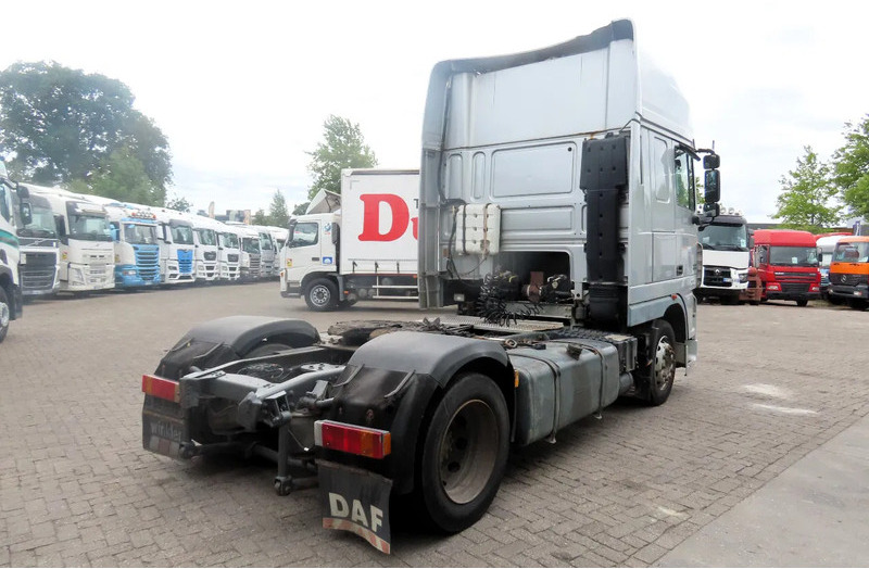 DAF XF 95.480 EURO 4 ! Royal Truck! Manual gearbox - Cabeza tractora: foto 5 DAF XF 95.480 EURO 4 ! Royal Truck! Manual gearbox - Cabeza tractora: foto 5