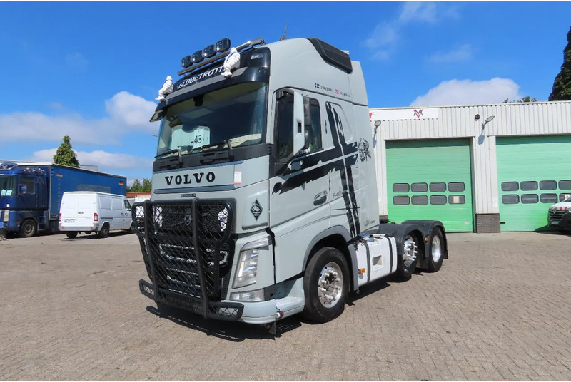 Volvo FH 540 YV2RT60C7JB843586 , EURO6, 2 tanks, 2 beds, 6x2 - Cabeza tractora: foto 1 Volvo FH 540 YV2RT60C7JB843586 , EURO6, 2 tanks, 2 beds, 6x2 - Cabeza tractora: foto 1
