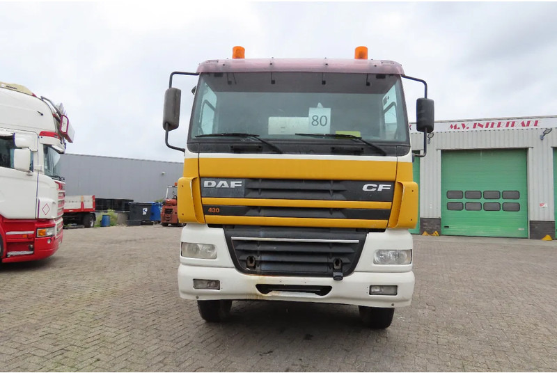 DAF CF 430 8x4, full spring ! Great condition - Camión hormigonera: foto 3 DAF CF 430 8x4, full spring ! Great condition - Camión hormigonera: foto 3