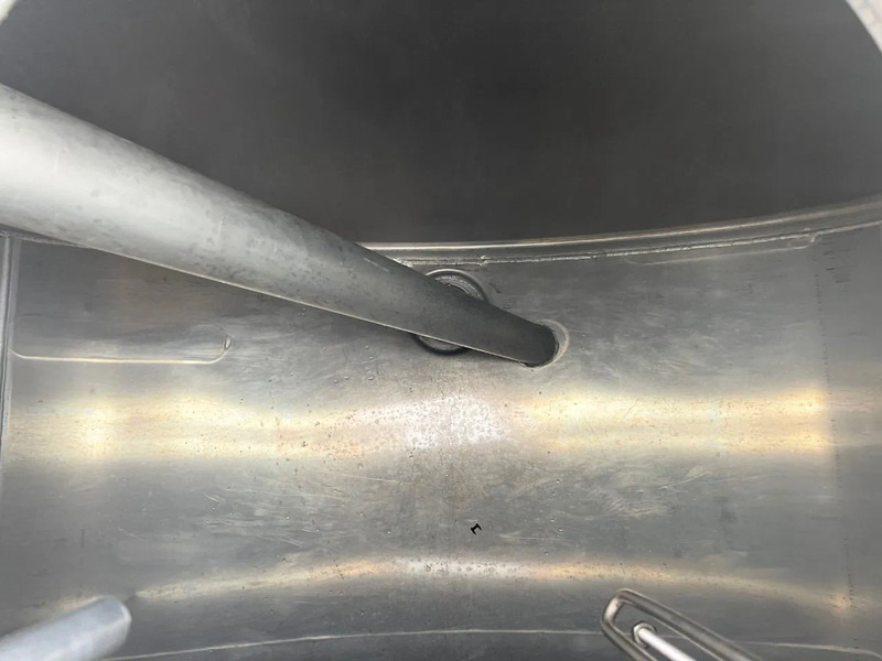 Camión cisterna Renault Premium 380 13390L, 5 COMPARTMENTS, FULL AIR SUSPENSION: foto 16 Camión cisterna Renault Premium 380 13390L, 5 COMPARTMENTS, FULL AIR SUSPENSION: foto 16