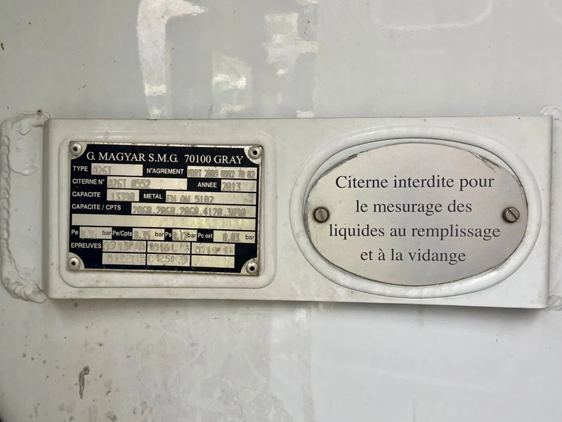 Camión cisterna Renault Premium 380 13390L, 5 COMPARTMENTS, FULL AIR SUSPENSION: foto 14 Camión cisterna Renault Premium 380 13390L, 5 COMPARTMENTS, FULL AIR SUSPENSION: foto 14