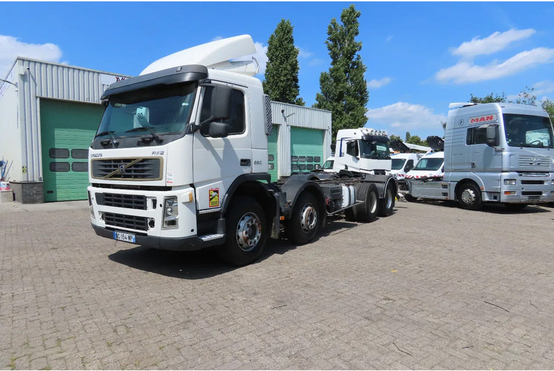 Volvo FM 12.380 8x4 FULL SPRING. 100% condition! - Camión chasis: foto 1 Volvo FM 12.380 8x4 FULL SPRING. 100% condition! - Camión chasis: foto 1