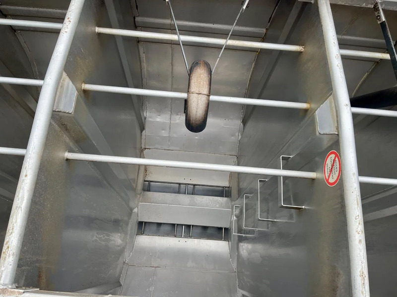 Camión cisterna Volvo FM 460 TSCI, AUGER + AIR, 6x4, Retarder, 5 COMP: foto 17 Camión cisterna Volvo FM 460 TSCI, AUGER + AIR, 6x4, Retarder, 5 COMP: foto 17