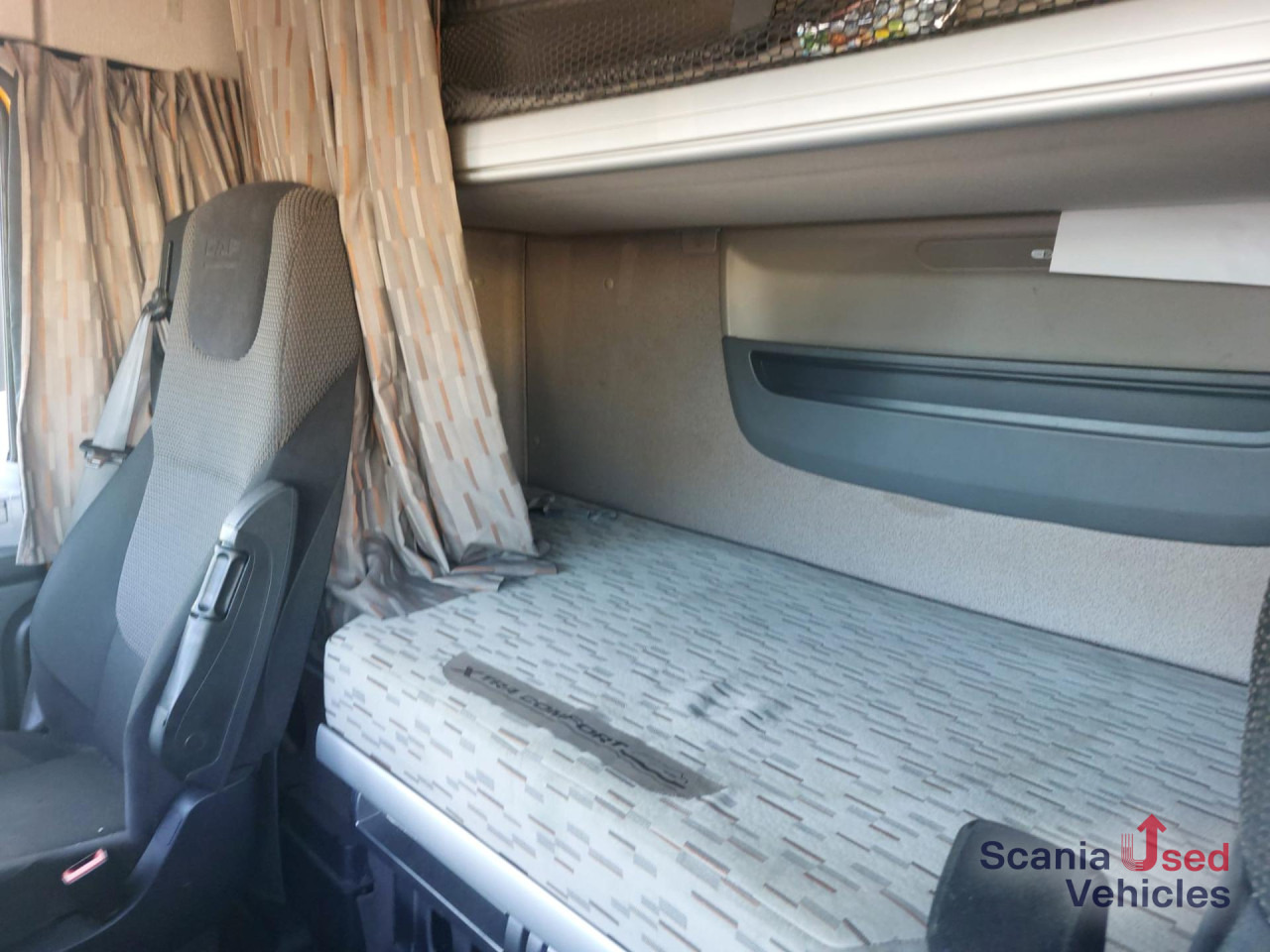 DAF XF 460 FT Space Cab Low deck - Cabeza tractora: foto 3 DAF XF 460 FT Space Cab Low deck - Cabeza tractora: foto 3