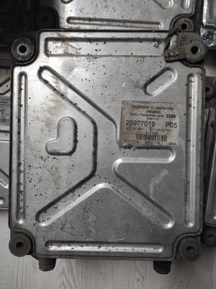 Volvo ENGINE ECU 20977019 truck - Unidad de control para Camión: foto 2 Volvo ENGINE ECU 20977019 truck - Unidad de control para Camión: foto 2