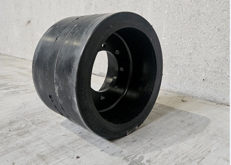 Galet inférieur VULCAN AGRI pour tracteur à chenilles Challenger MT700/MT800 - F - Oruga - Rodillos para Tractor de cadenas: foto 4 Galet inférieur VULCAN AGRI pour tracteur à chenilles Challenger MT700/MT800 - F - Oruga - Rodillos para Tractor de cadenas: foto 4