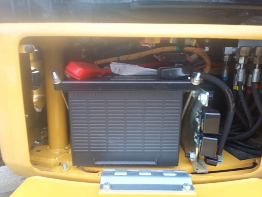 Excavadora de cadenas CATERPILLAR 303 ECR: foto 12 Excavadora de cadenas CATERPILLAR 303 ECR: foto 12