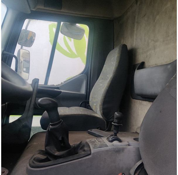 Renault MIDLUM - Camión caja cerrada: foto 4 Renault MIDLUM - Camión caja cerrada: foto 4