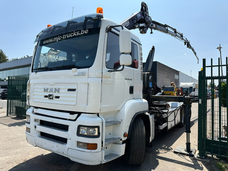 MAN TGA 26.310 6X2 HOOKLIFT + CRANE COPMA 160.4 + JIB J2 + WINCH - RADIO - LIFT + STEERING AXLE - EURO 3 - BE - Camión multibasculante, Camión grúa: foto 4 MAN TGA 26.310 6X2 HOOKLIFT + CRANE COPMA 160.4 + JIB J2 + WINCH - RADIO - LIFT + STEERING AXLE - EURO 3 - BE - Camión multibasculante, Camión grúa: foto 4
