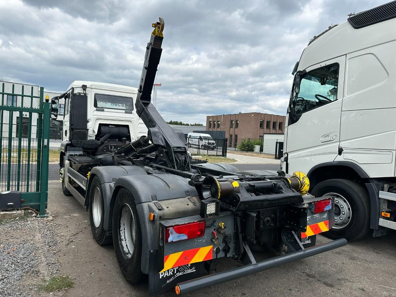 MAN TGS 28.360 6x2 HOOKLIFT 21T HIAB MULTILIFT XR21-S51 - LIFT AXLE - BE TRUCK - Camión multibasculante: foto 4 MAN TGS 28.360 6x2 HOOKLIFT 21T HIAB MULTILIFT XR21-S51 - LIFT AXLE - BE TRUCK - Camión multibasculante: foto 4