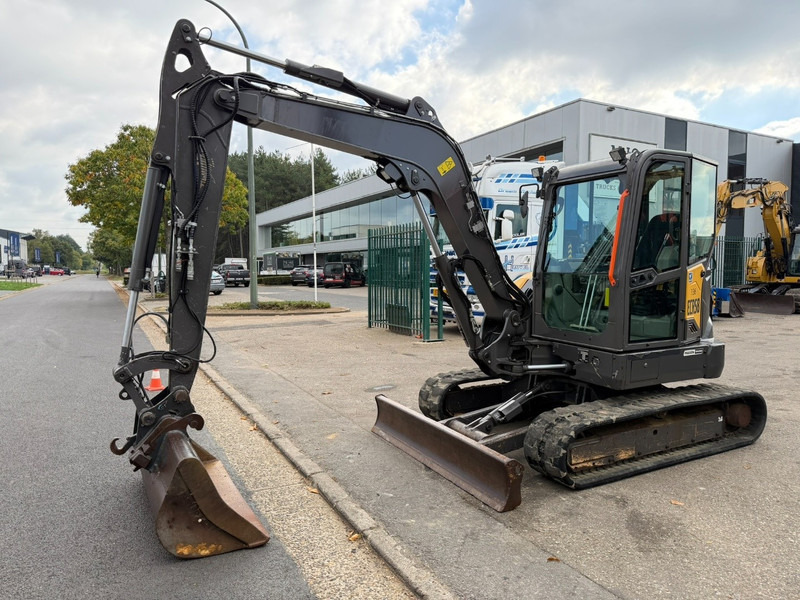 Volvo ECR 58 F FULL HYDR - 2911 H - HYDR QUICKHITCH - A/C - BLADE - CE - BE MACHINE - Miniexcavadora: foto 2 Volvo ECR 58 F FULL HYDR - 2911 H - HYDR QUICKHITCH - A/C - BLADE - CE - BE MACHINE - Miniexcavadora: foto 2