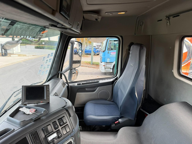 Camión multibasculante, Camión grúa Volvo FM 400 6x2 HOOKLIFT + CRANE PALFINGER PK 15500 B (2x) - 5/6 F - MANUAL - EURO 4 - BE TRUCK: foto 12 Camión multibasculante, Camión grúa Volvo FM 400 6x2 HOOKLIFT + CRANE PALFINGER PK 15500 B (2x) - 5/6 F - MANUAL - EURO 4 - BE TRUCK: foto 12