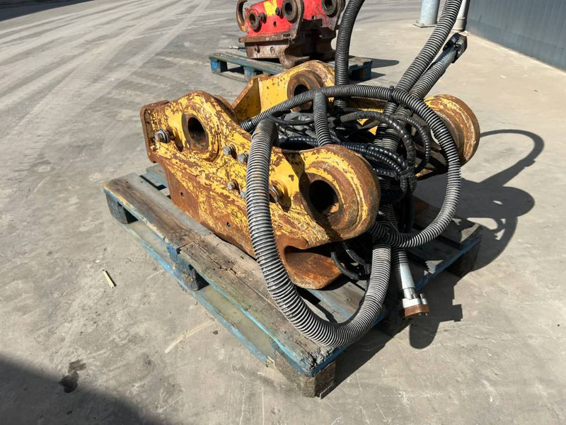 OilQuick OQ80 - 330F / 329E - Acoplamiento rápido para Maquinaria de construcción: foto 5 OilQuick OQ80 - 330F / 329E - Acoplamiento rápido para Maquinaria de construcción: foto 5