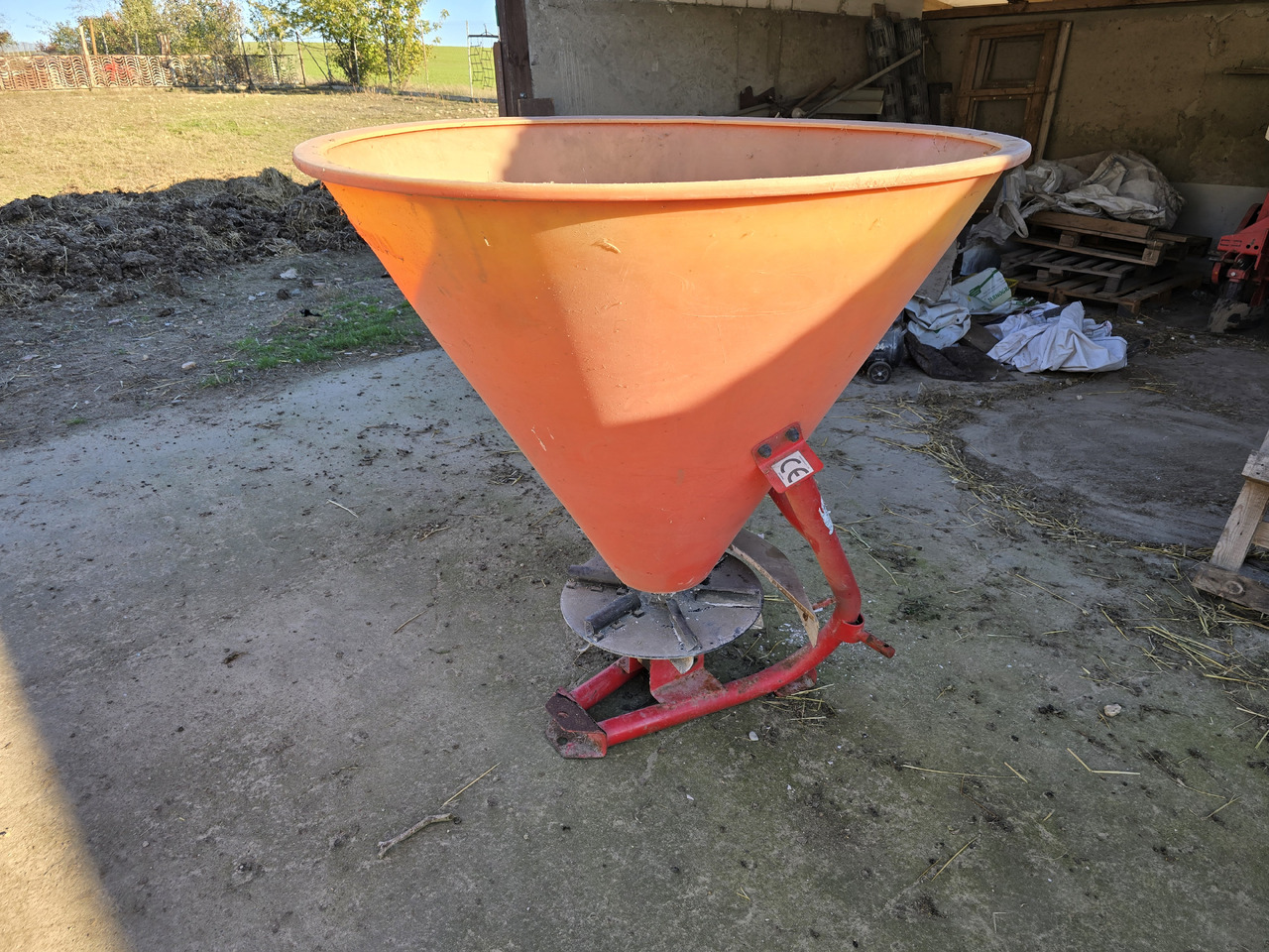 DEXWAL 500 L - Esparcidor de fertilizantes: foto 5 DEXWAL 500 L - Esparcidor de fertilizantes: foto 5