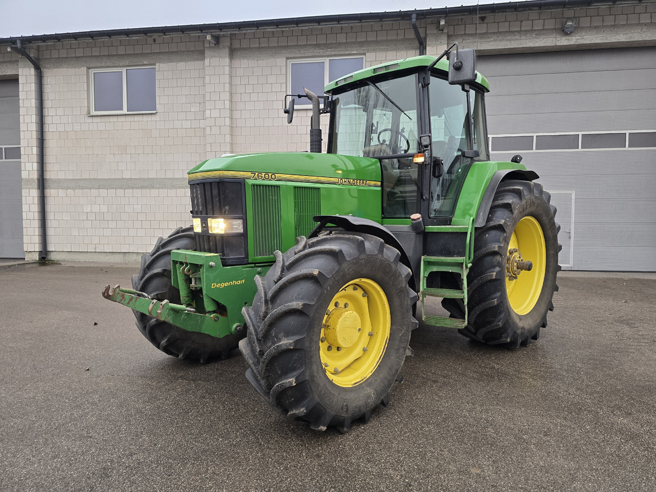 JOHN DEERE 7600 - Tractor: foto 4 JOHN DEERE 7600 - Tractor: foto 4
