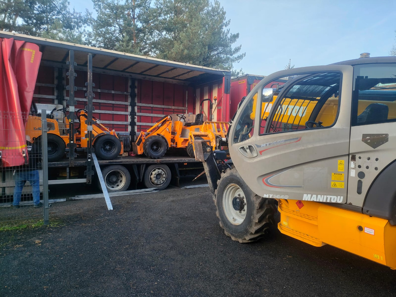 Knikmops KM130 - Cargadora articulada: foto 5 Knikmops KM130 - Cargadora articulada: foto 5