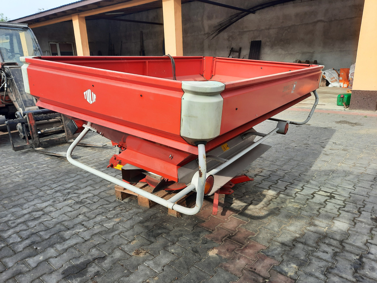 LELY CENTERLINER SX 2000 L - Esparcidor de fertilizantes: foto 1 LELY CENTERLINER SX 2000 L - Esparcidor de fertilizantes: foto 1