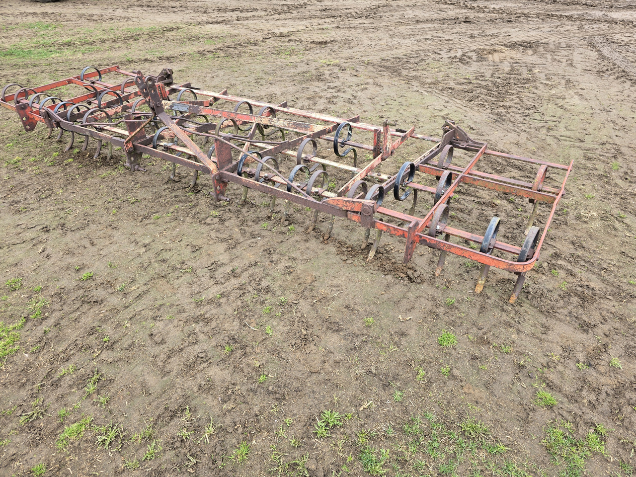 MASSEY-FERGUSON 4-25 MASSEY-FERGUSON 4-25 - Cultivador: foto 1 MASSEY-FERGUSON 4-25 MASSEY-FERGUSON 4-25 - Cultivador: foto 1
