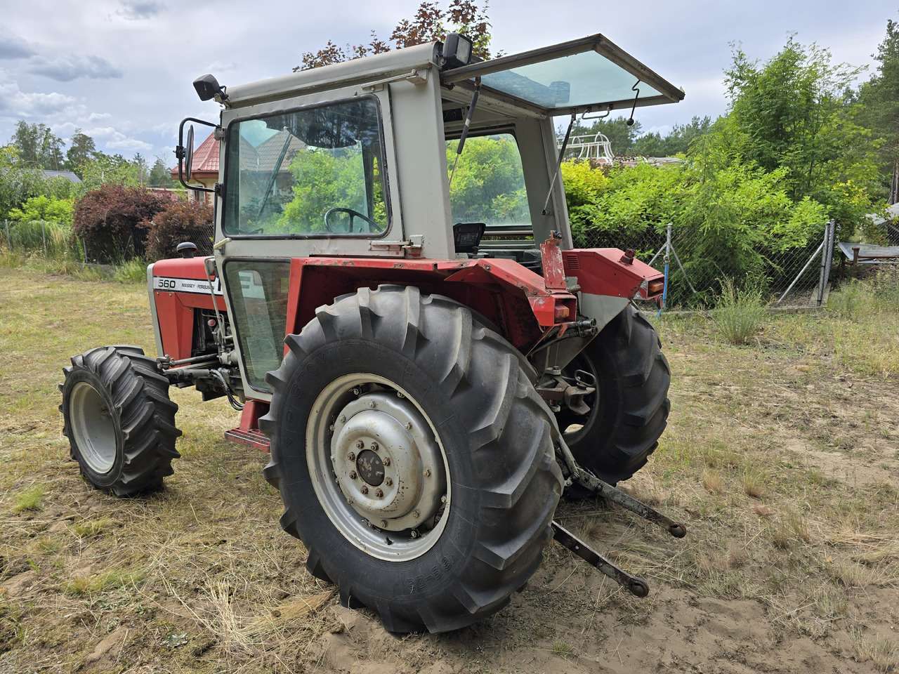 MASSEY-FERGUSON MF 560 - Tractor: foto 5 MASSEY-FERGUSON MF 560 - Tractor: foto 5