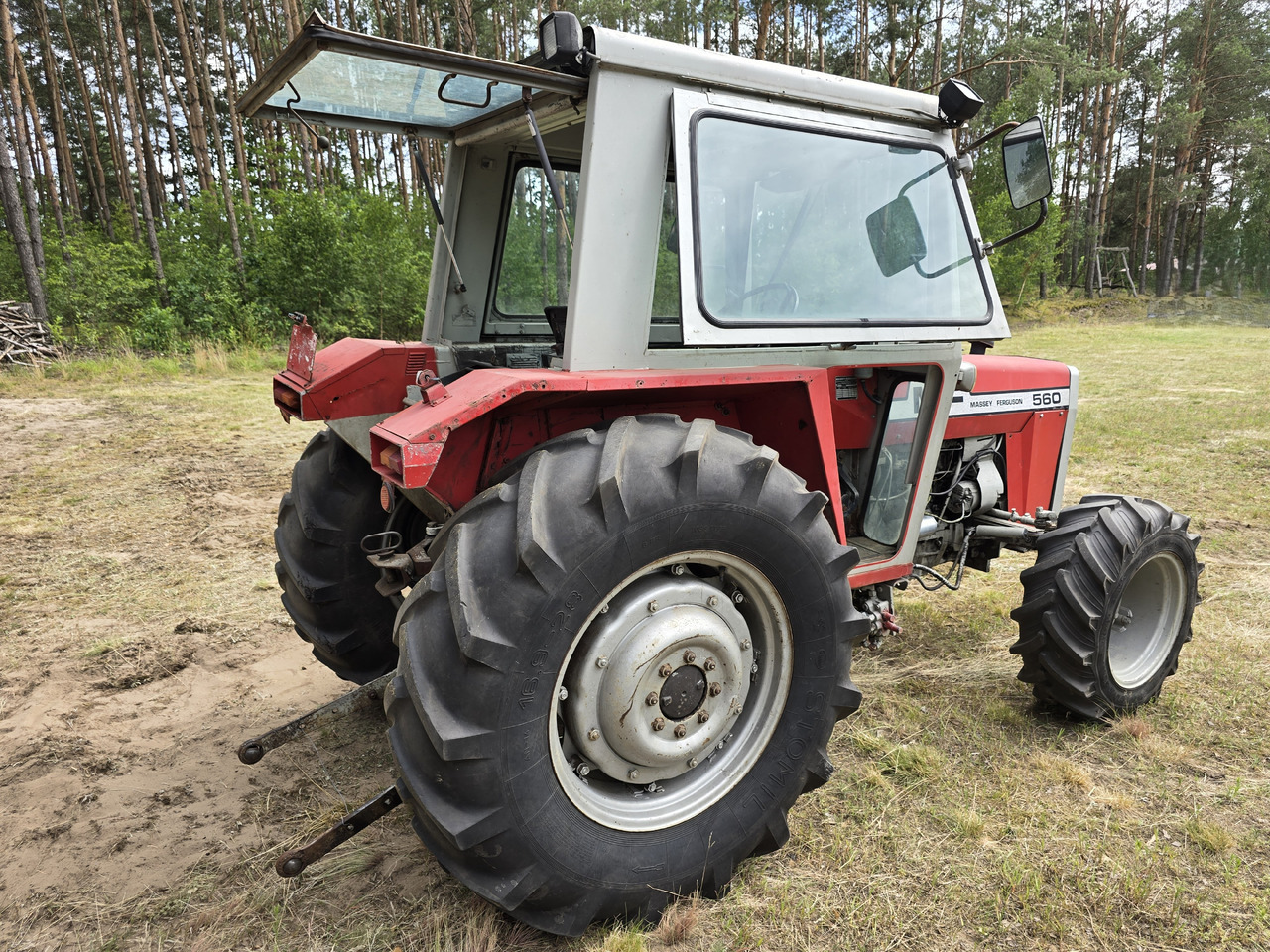 MASSEY-FERGUSON MF 560 - Tractor: foto 3 MASSEY-FERGUSON MF 560 - Tractor: foto 3