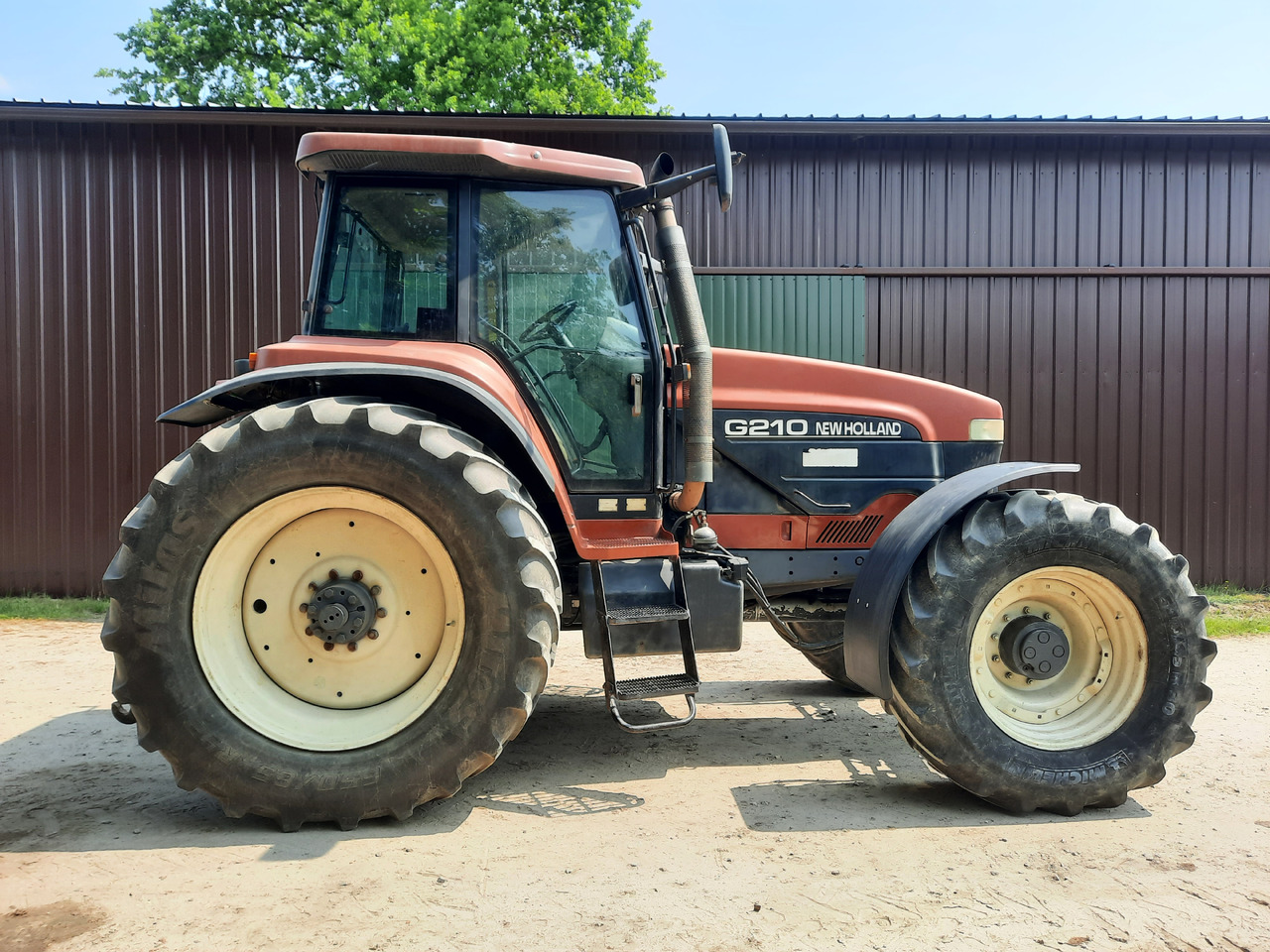 NEW HOLLAND G210 - Tractor: foto 4 NEW HOLLAND G210 - Tractor: foto 4