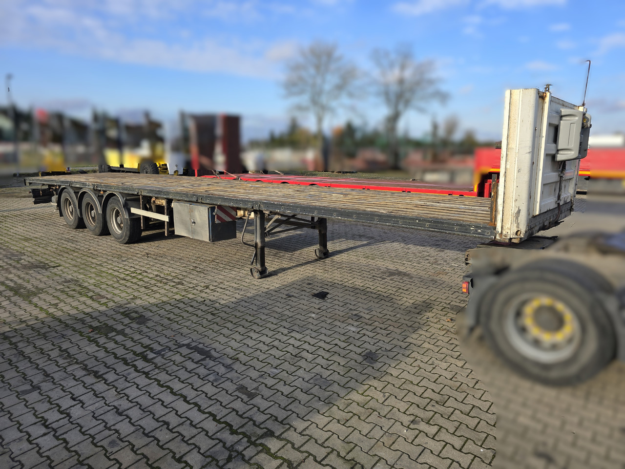 Fruehauf TX 34CW - Semirremolque plataforma/ Caja abierta: foto 1 Fruehauf TX 34CW - Semirremolque plataforma/ Caja abierta: foto 1