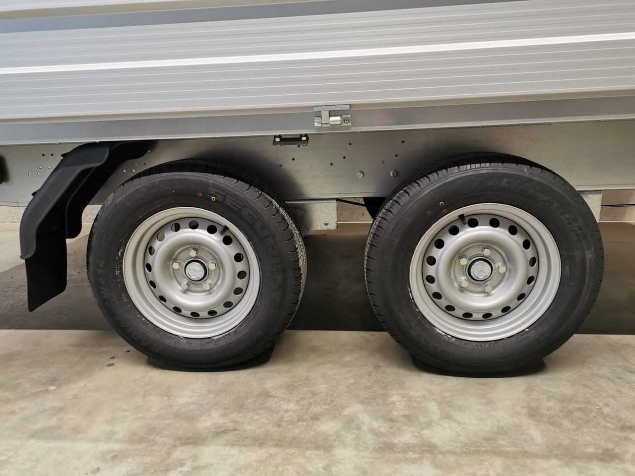 BOECKMANN HL-AL 3718/35 Eco XXL Hochlader - Remolque de coche: foto 2 BOECKMANN HL-AL 3718/35 Eco XXL Hochlader - Remolque de coche: foto 2