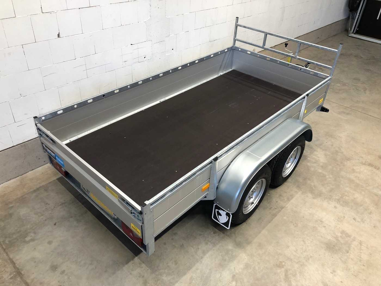 HAPERT Azure L-2 Kastenanhänger gebremst - Remolque de coche: foto 5 HAPERT Azure L-2 Kastenanhänger gebremst - Remolque de coche: foto 5