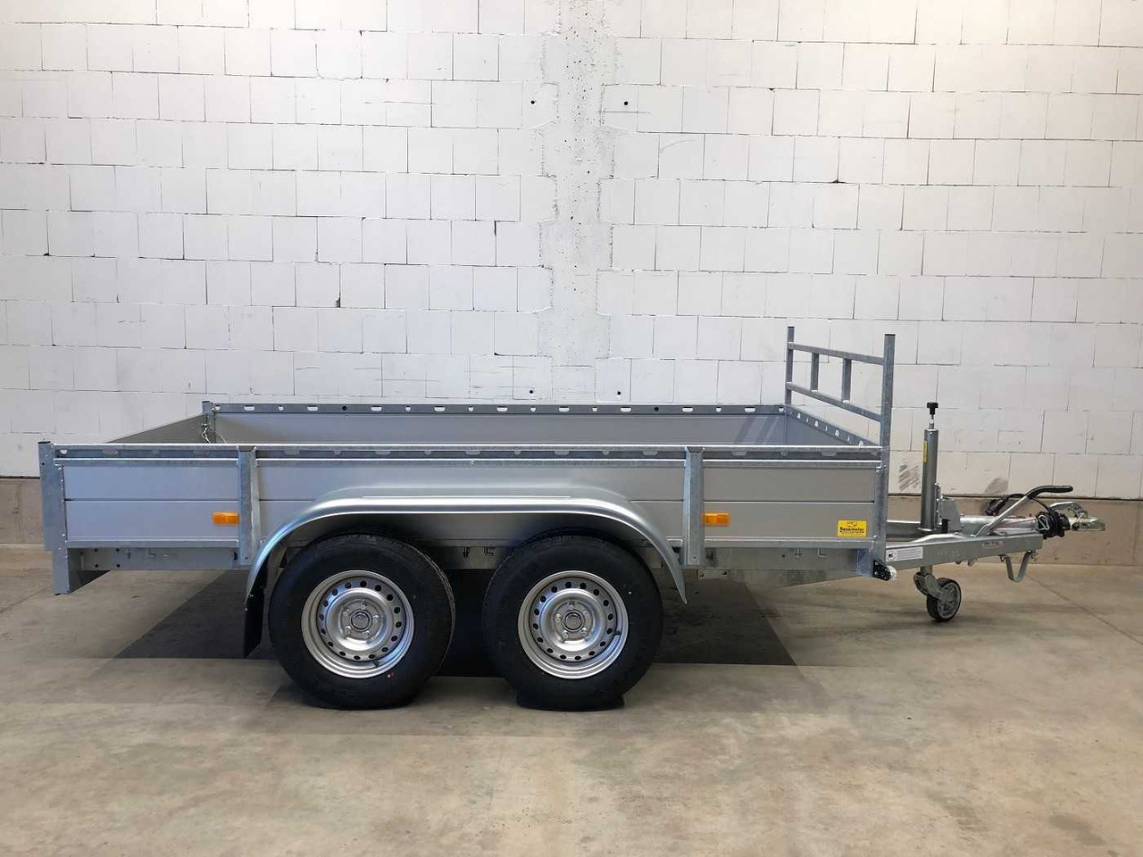 HAPERT Azure L-2 Kastenanhänger gebremst - Remolque de coche: foto 1 HAPERT Azure L-2 Kastenanhänger gebremst - Remolque de coche: foto 1