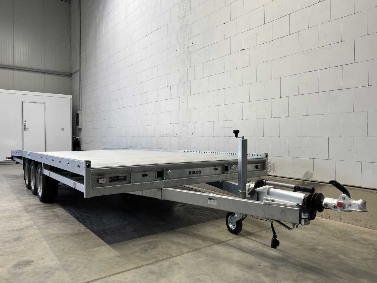 Remolque portavehículos nuevo HULCO Carax-3 3500 Autotransporter: foto 6 Remolque portavehículos nuevo HULCO Carax-3 3500 Autotransporter: foto 6