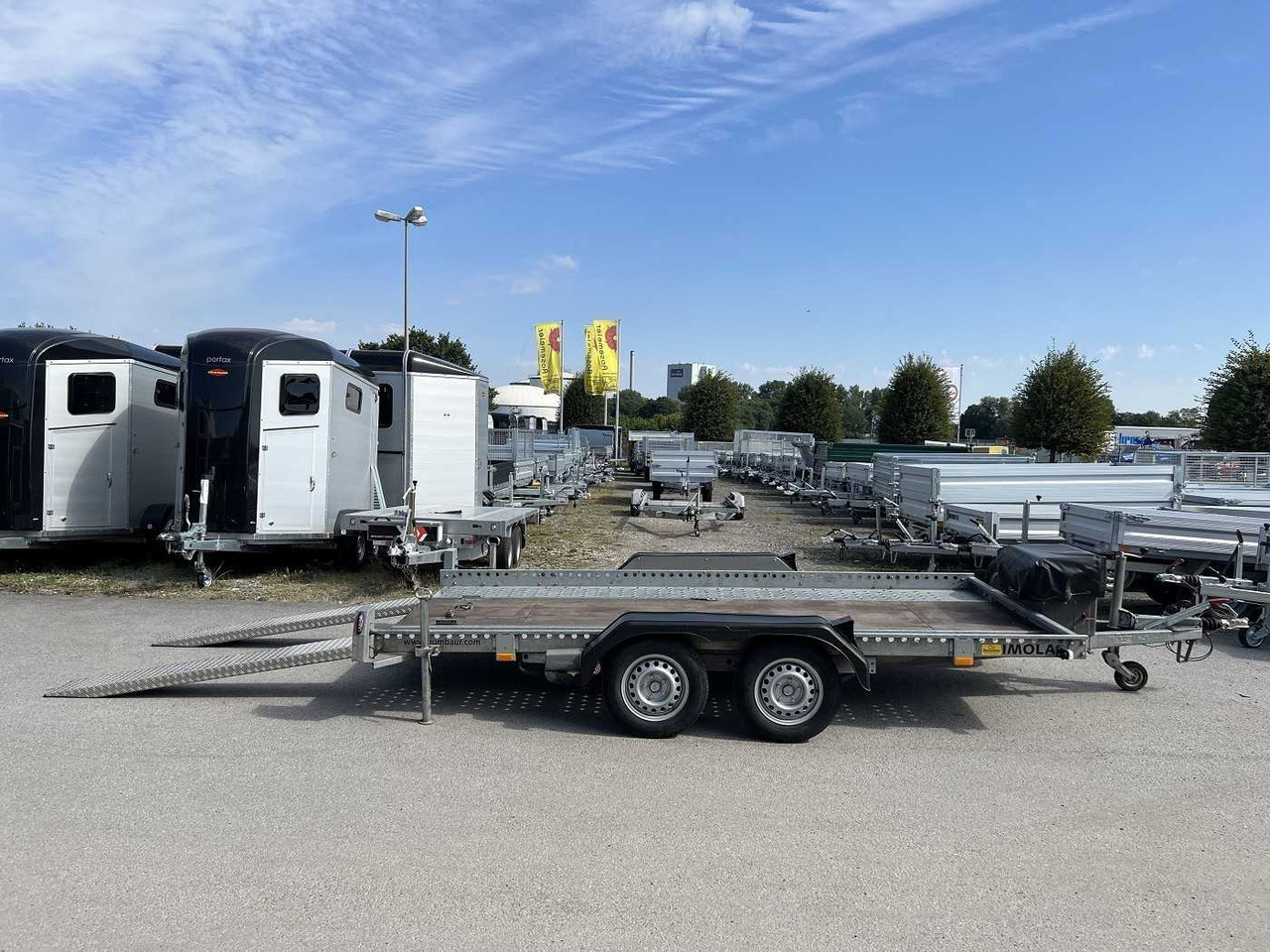 HUMBAUR A1R Autotransporter - Remolque portavehículos: foto 1 HUMBAUR A1R Autotransporter - Remolque portavehículos: foto 1