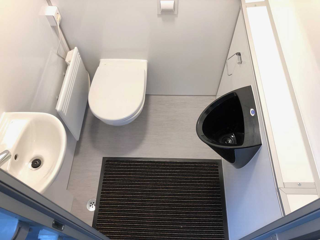 1 Damen, 1 Herren + 1 Urinal Toilettenanhänger - Remolque: foto 5 1 Damen, 1 Herren + 1 Urinal Toilettenanhänger - Remolque: foto 5