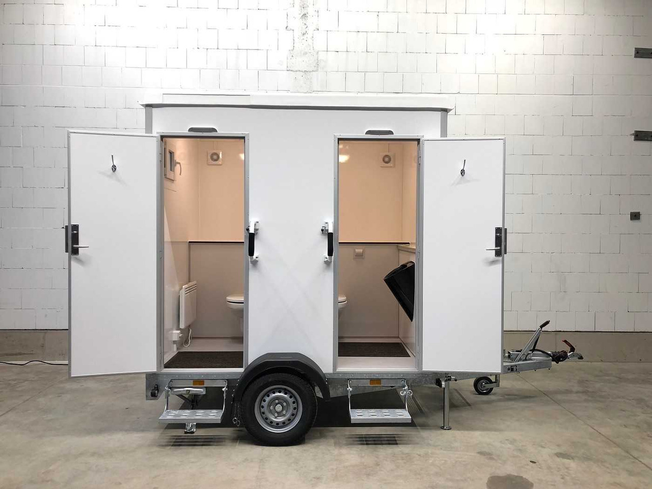 1 Damen, 1 Herren + 1 Urinal Toilettenanhänger - Remolque: foto 1 1 Damen, 1 Herren + 1 Urinal Toilettenanhänger - Remolque: foto 1