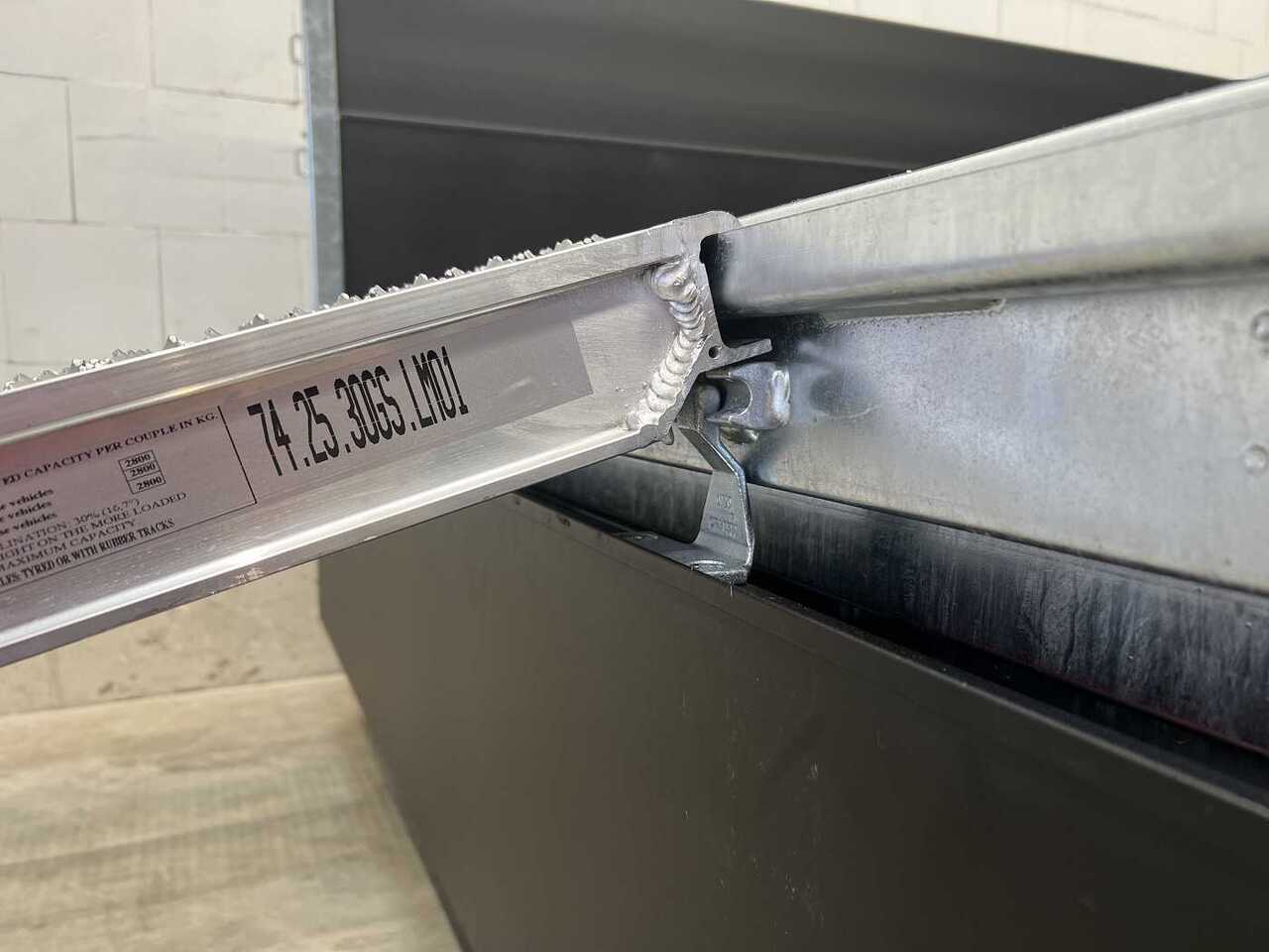 Leasing de SARIS K3 356 184 3500 2 E Bl ED Spez Dreiseitenkipper SARIS K3 356 184 3500 2 E Bl ED Spez Dreiseitenkipper: foto 8