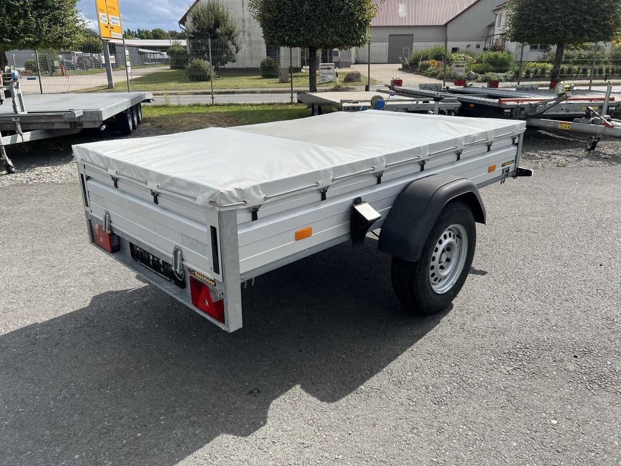 SARIS McAlu Flachplane Kastenanhänger gebremst - Remolque de coche: foto 2 SARIS McAlu Flachplane Kastenanhänger gebremst - Remolque de coche: foto 2