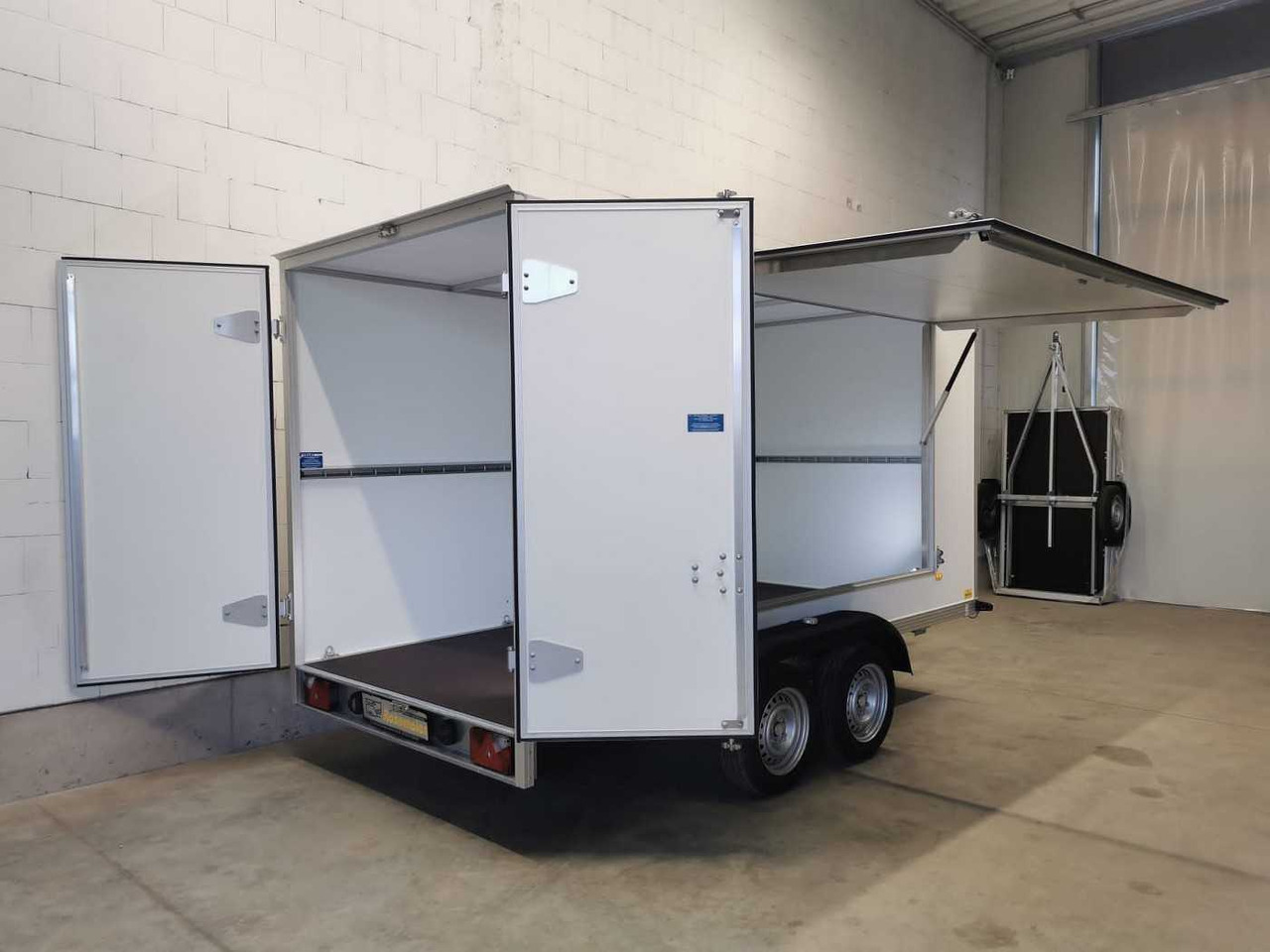 UNSINN ULK 2636-14-1750 VKL Kofferanhänger - Remolque caja cerrada: foto 3 UNSINN ULK 2636-14-1750 VKL Kofferanhänger - Remolque caja cerrada: foto 3