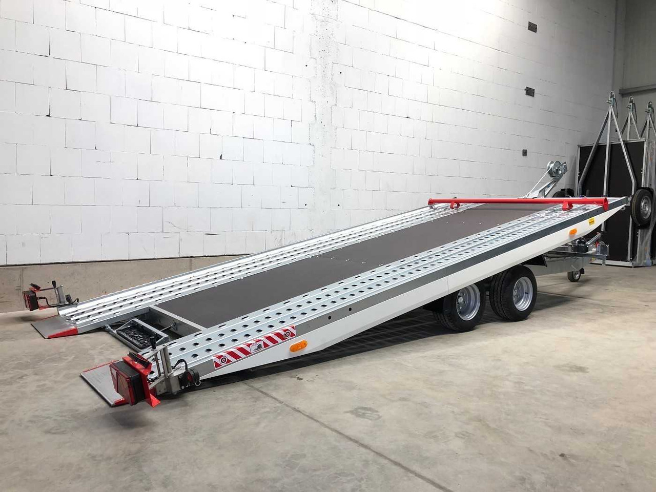 VEZEKO Imola S 27.43 H Autotransporter - Remolque portavehículos: foto 1 VEZEKO Imola S 27.43 H Autotransporter - Remolque portavehículos: foto 1