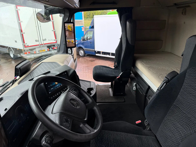 Mercedes-Benz Actros Actros 1845LS 4X2 Gigaspace / Mirrorcams / Full Mercedes service / NL-Truck - Cabeza tractora: foto 4 Mercedes-Benz Actros Actros 1845LS 4X2 Gigaspace / Mirrorcams / Full Mercedes service / NL-Truck - Cabeza tractora: foto 4