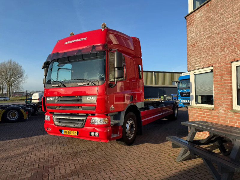 DAF CF 75 CF75-250 4X2 SPACECAB/RENOVA/STEEL/AIR/AIRCO/HOLLAND TRUCK - Camión portacontenedore/ Intercambiable: foto 2 DAF CF 75 CF75-250 4X2 SPACECAB/RENOVA/STEEL/AIR/AIRCO/HOLLAND TRUCK - Camión portacontenedore/ Intercambiable: foto 2